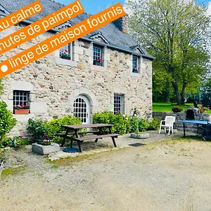 Maison Traditionnelle Bretonne Proche De La , Quemper-Guézennec France